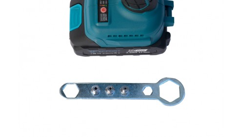 Аккумуляторный автоматический заклепщик EFFORT EF-RG/20 с АКБ 4 Ач и ЗП 2 Ач