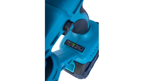 Аккумуляторная сабельная пила EFFORT EFS-20ВL с АКБ 4 Ач и ЗУ 2 Ач Аккумуляторная сабельная пила EFFORT EFS-20ВL с АКБ 4 Ач и ЗУ 2 Ач