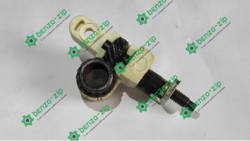 Натяжитель шины в сборе с плассмаской для БП ST 290/390/029/039 "WINZOR" Натяжитель шины в сборе с плассмаской для БП ST 290/390/029/039 "WINZOR"