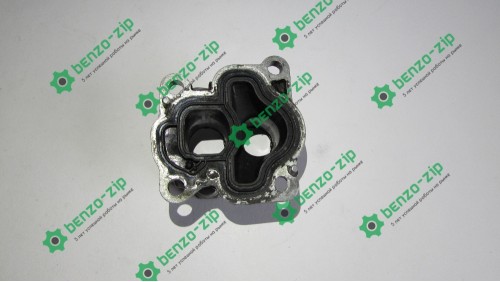 Патрубок карбюратора для БП Husqvarna 435/435е/440 Патрубок карбюратора для БП Husqvarna 435/435е/440