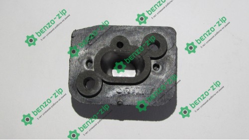 Переходник карбюратора косы (маленькое отверстие)