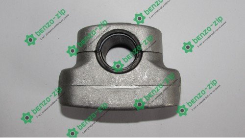 Крепление ручки мотокосы d=26-28мм универсальное хорошего качество