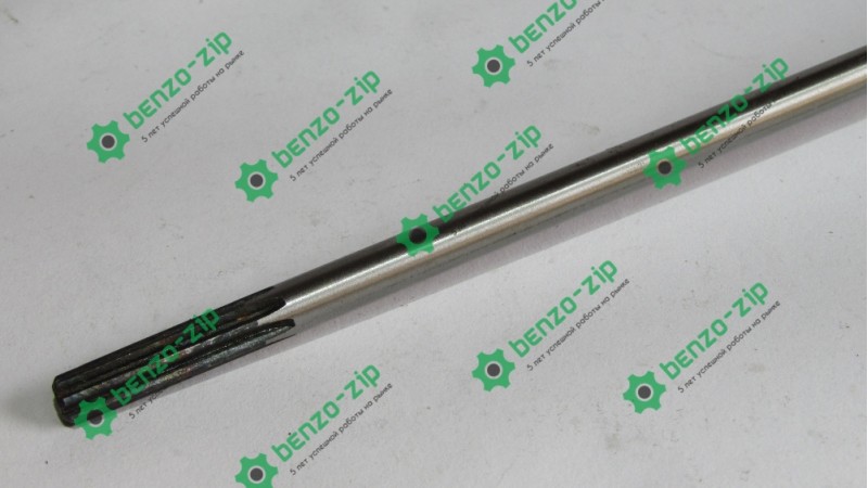 Ведущий вал (жесткий привод) d-8 мм на 7 шлицов для мотокосы 153см Ведущий вал (жесткий привод) d-8 мм на 7 шлицов для мотокосы 153см